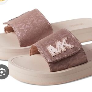 NWT Michael Kors Slippers Sz 8 Pink